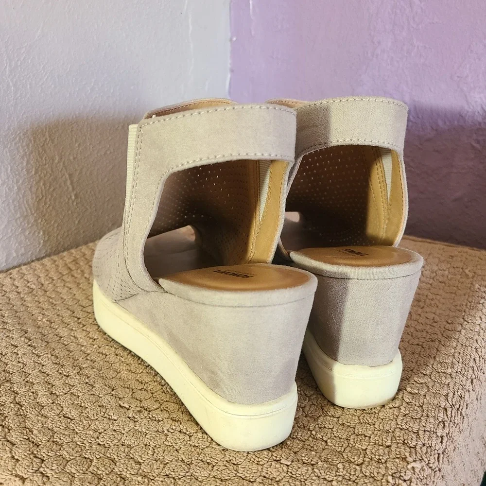 Sonoma Goods For Life Wedge Sandals Women 8.5 Perforated Peep Toe Slingback